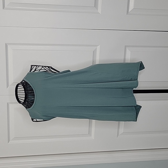 Athleta Teal Tank with Criss Cross in Back - Size Small - Picture 4 of 4